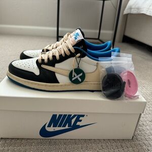 Jordan 1 low Travis Scott Fragments